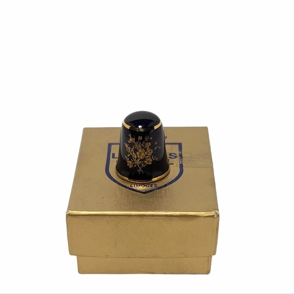 Vintage Limoges Castel & Royal Doulton Thimbles - Picture 5 of 11